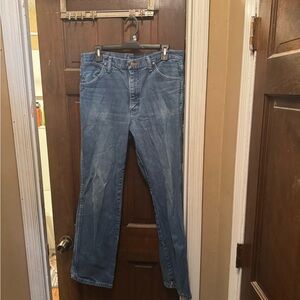 Men’s 34 x 32 Wrangler Classic Blue Denim Jeans